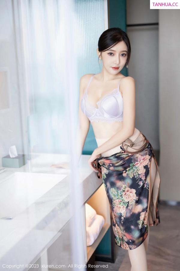 王馨瑶  [XiuRen]高清写真图 2023.10.11 No.7495 王馨瑶yanni 美腿旗袍第43张图片